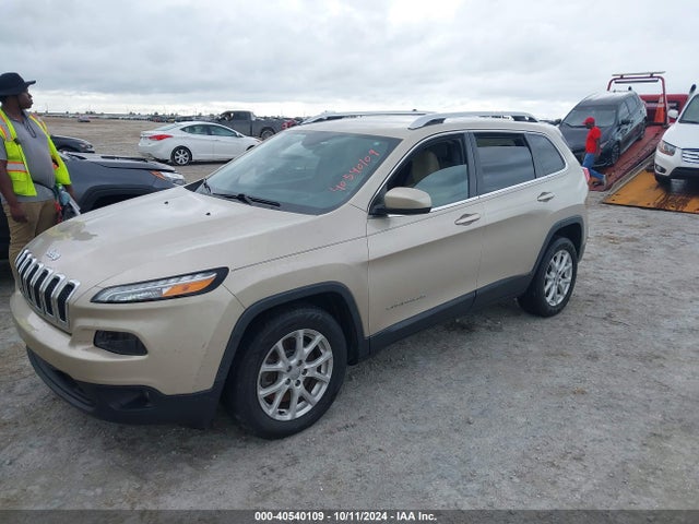 Jeep Cherokee Latitude 2015 1C4PJLCB0FW620847 Image 2
