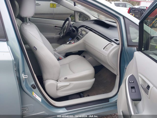 Toyota Prius Two 2014 JTDKN3DUXE1770295 Image 5