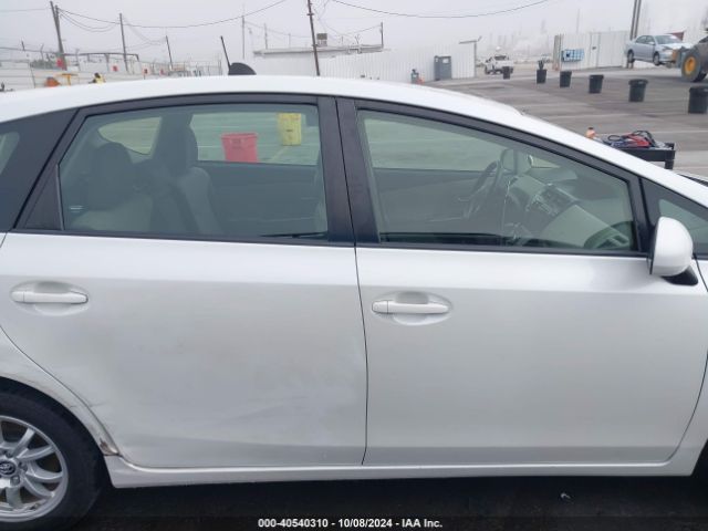 JTDZN3EU4HJ062058 Toyota Prius V Three