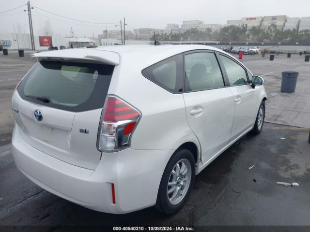 JTDZN3EU4HJ062058 Toyota Prius V Three