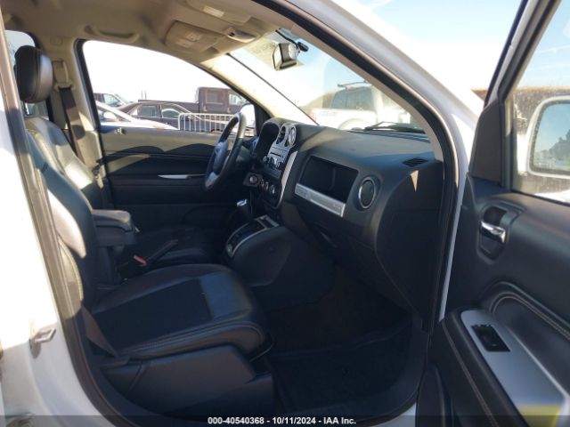 1C4NJDEB9GD661792 Jeep Compass Latitude