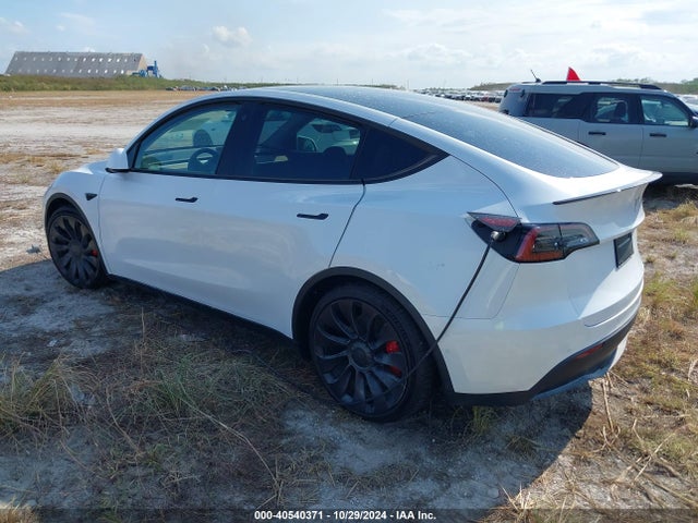 2022 TESLA MODEL Y 7SAYGDEF2NF327711 Photo 2