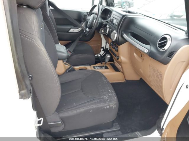 1C4AJWBG3EL103045 Jeep Wrangler Sahara