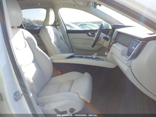 YV4L12DLXN1910201 Volvo Xc60 B5 Inscription