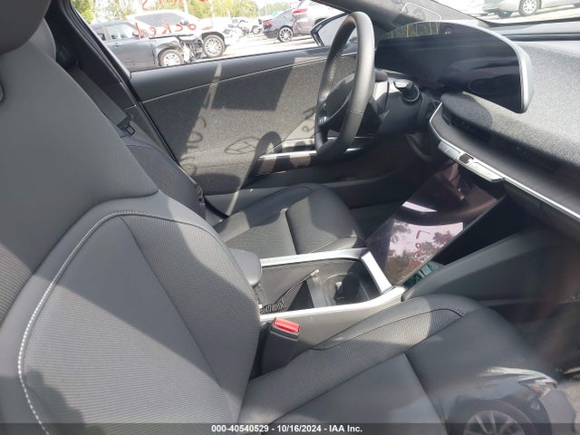 Lucid Air Pure 2023 50EA1PFA0PA009372 Image 5