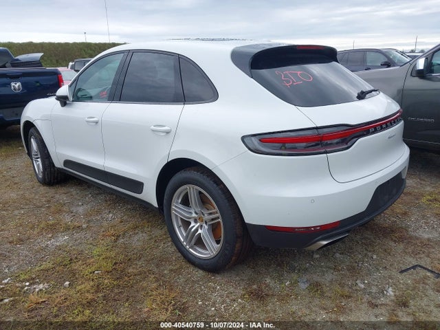 2021 PORSCHE MACAN WP1AA2A57MLB00302 Photo 2