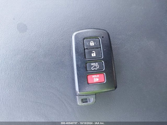 JTMJFREV9GJ078857 Toyota RAV4 SE