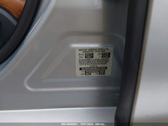 2011 JAGUAR XJ SAJWA2GB4BLV21834 Photo 8