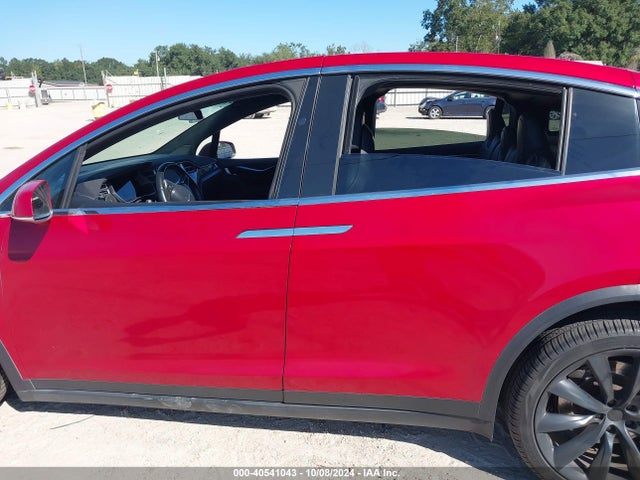 Tesla Model X 60d/70d/75d/90d 2016 5YJXCDE20GF026309 Image 14