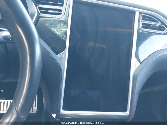 Tesla Model X 60d/70d/75d/90d 2016 5YJXCDE20GF026309 Image 18