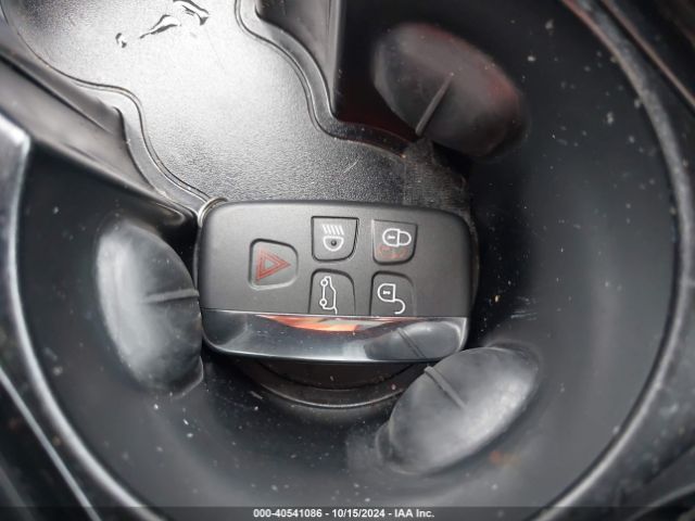 SADCJ2FX7JA274452 Jaguar F-pace 25t Premium