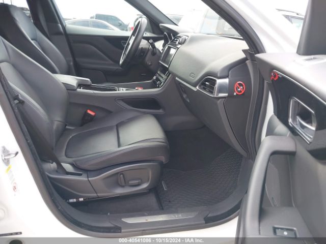 SADCJ2FX7JA274452 Jaguar F-pace 25t Premium