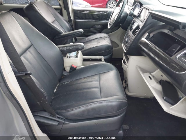 2C4RC1BG0ER269577 Chrysler Town & Country Touring