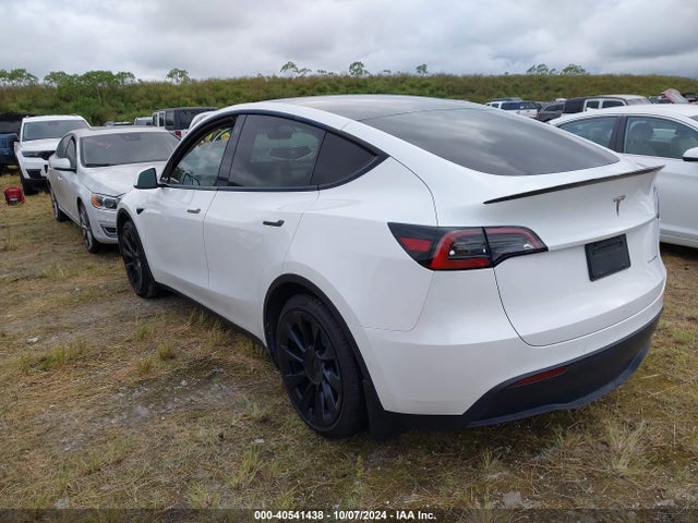 2022 TESLA MODEL Y 7SAYGAEE2NF382679 Photo 2