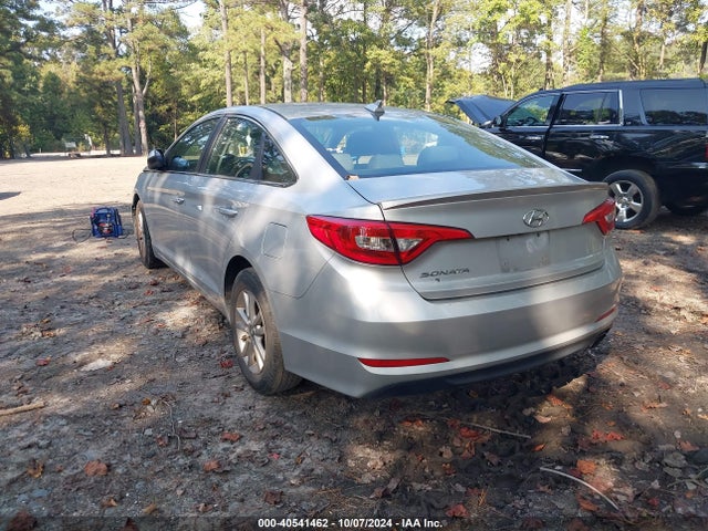 Hyundai SONATA SE 2016 5NPE24AF3GH369524 Image 3