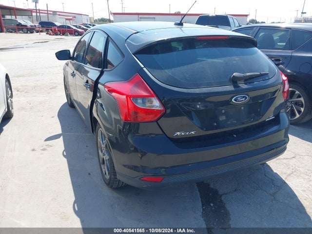Ford FOCUS SE 2014 1FADP3K25EL380946 Image 3
