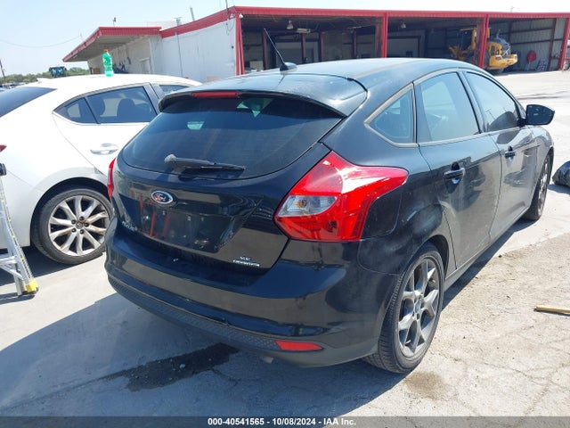 Ford FOCUS SE 2014 1FADP3K25EL380946 Image 4
