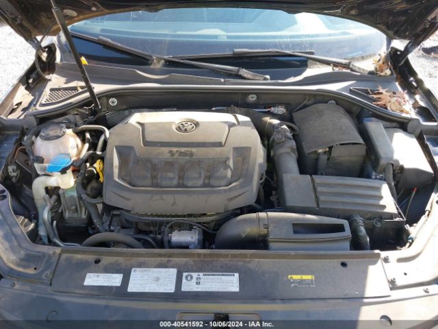 1VWAA7A35JC017988 Volkswagen Passat 2.0t R-line/2.0t S