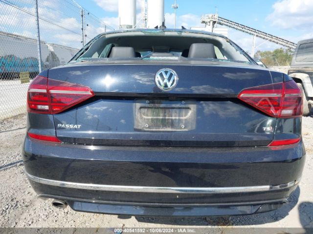 1VWAA7A35JC017988 Volkswagen Passat 2.0t R-line/2.0t S
