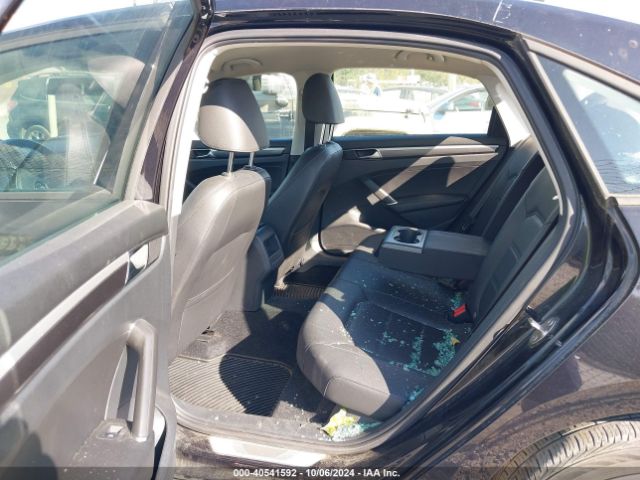 1VWAA7A35JC017988 Volkswagen Passat 2.0t R-line/2.0t S