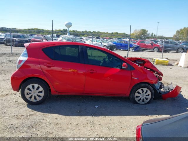 JTDKDTB30E1084604 Toyota Prius C One