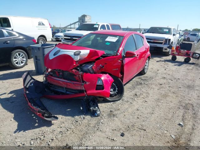 JTDKDTB30E1084604 Toyota Prius C One