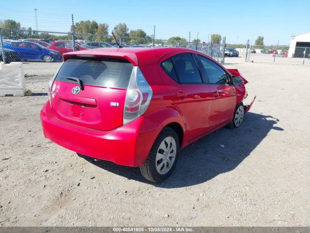 JTDKDTB30E1084604 Toyota Prius C One