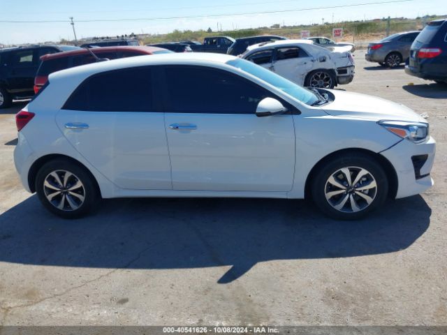 3KPA25AD2NE506800 KIA Rio 5-door S