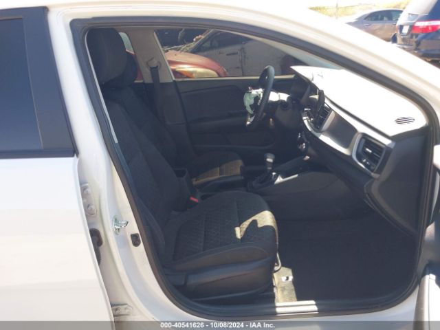 3KPA25AD2NE506800 KIA Rio 5-door S