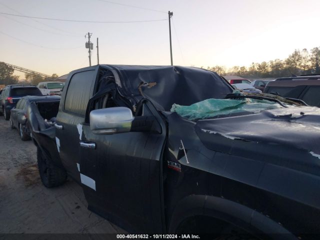 1C6RR7VT0JS125747 RAM 1500 Laramie  4x4 6'4 Box
