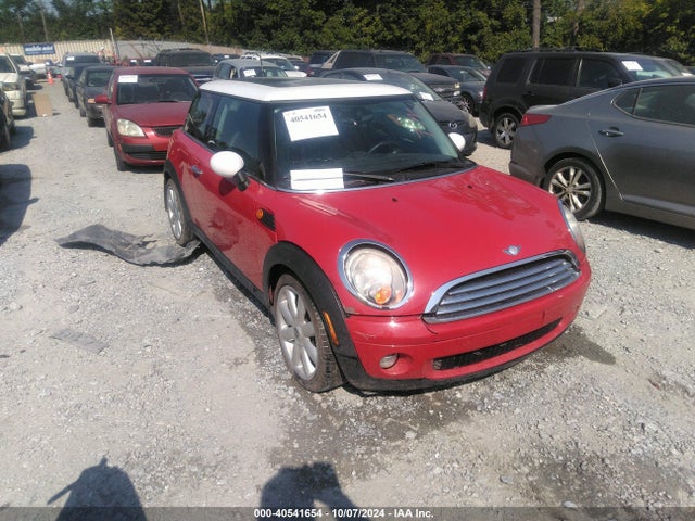 2009 MINI COOPER WMWMF335X9TW71189 Photo 0