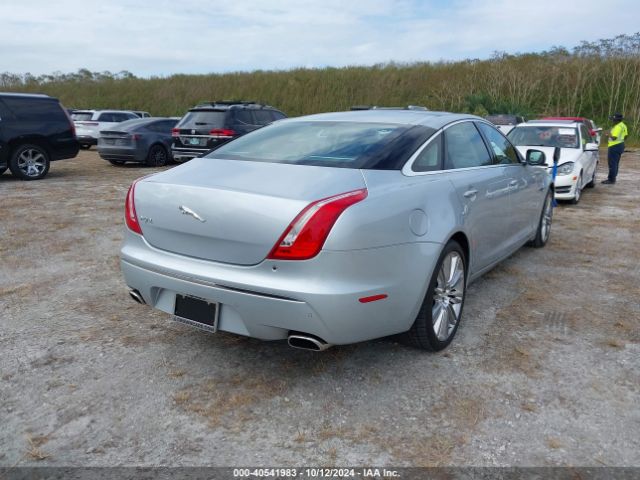 2011 JAGUAR XJ SAJWA2GE1BMV02579 Photo 3