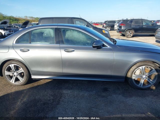 WDDZF4KB4HA096853 Mercedes-Benz E 300 4matic