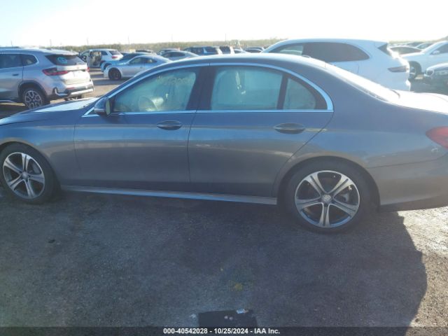 WDDZF4KB4HA096853 Mercedes-Benz E 300 4matic