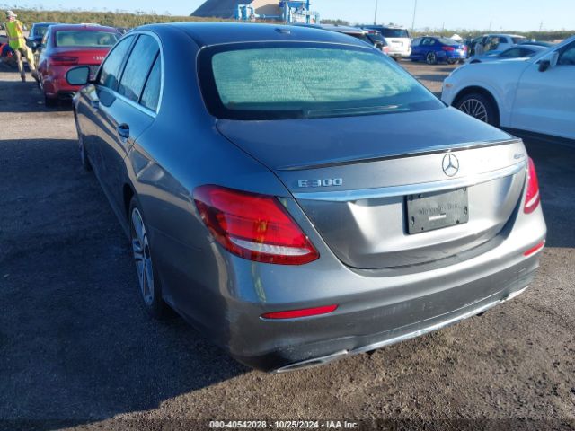 WDDZF4KB4HA096853 Mercedes-Benz E 300 4matic