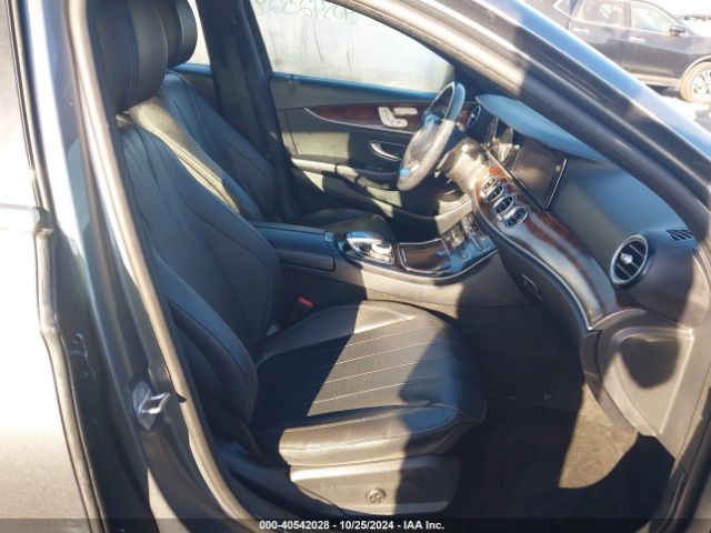 WDDZF4KB4HA096853 Mercedes-Benz E 300 4matic