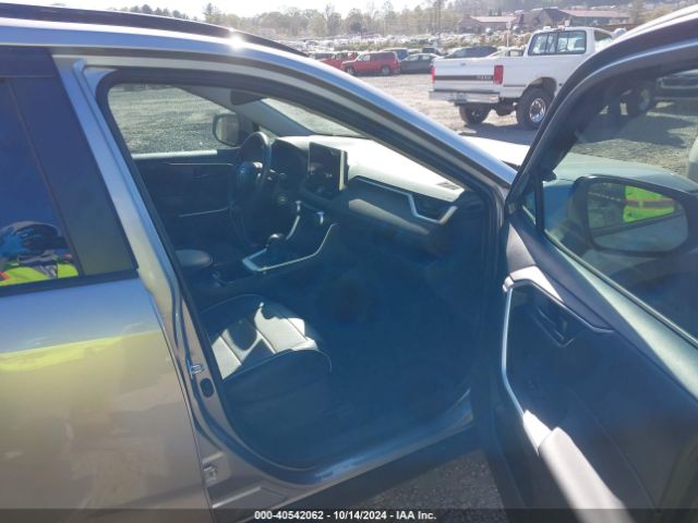 4T3LWRFV8RU143922 Toyota Rav4 Hybrid Le