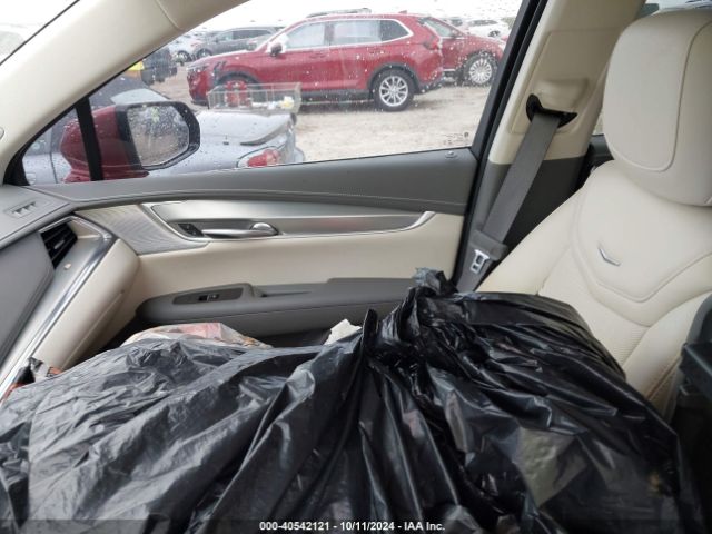 1GYKNCRS7NZ110184 Cadillac Xt5 Fwd Premium Luxury