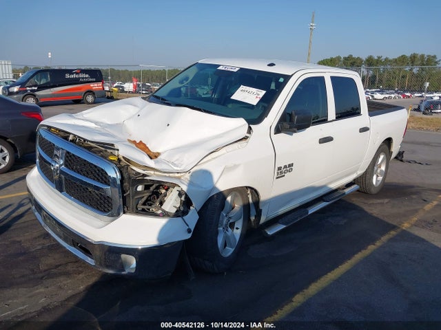 3C6RR7KG4LG134503 RAM 1500 Classic Tradesman  4x4 5'7 Box