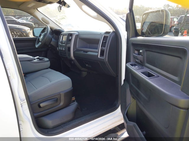 3C6RR7KG4LG134503 RAM 1500 Classic Tradesman  4x4 5'7 Box