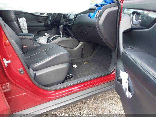 5N1AT2MT3FC817428 Nissan Rogue Sl