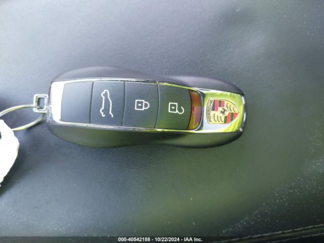 WP1AF2A54MLB60605 Porsche Macan Turbo