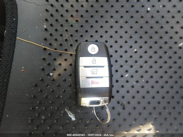 5XYPH4A56HG236957 KIA Sorento 3.3l Ex