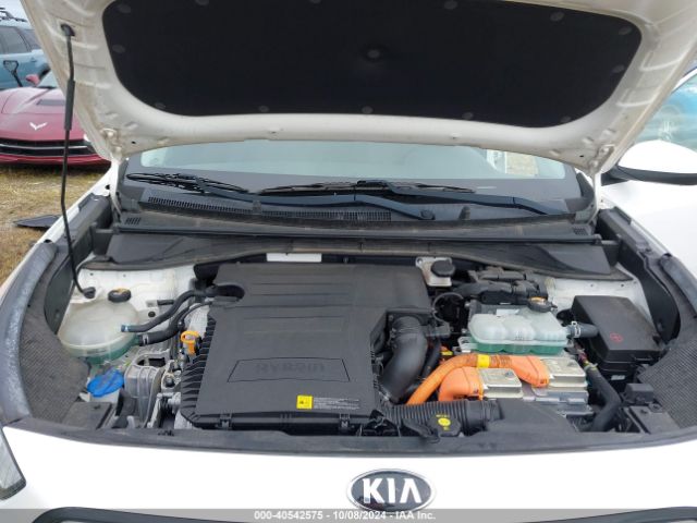 KNDCB3LC7K5264272 KIA NIRO LX