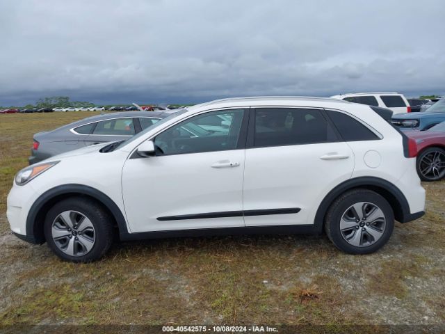 KNDCB3LC7K5264272 KIA NIRO LX