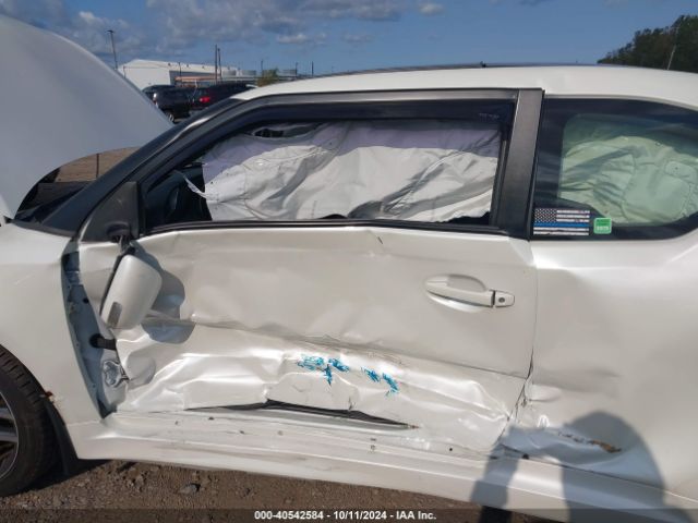 JTKJF5C70GJ022361 Scion TC
