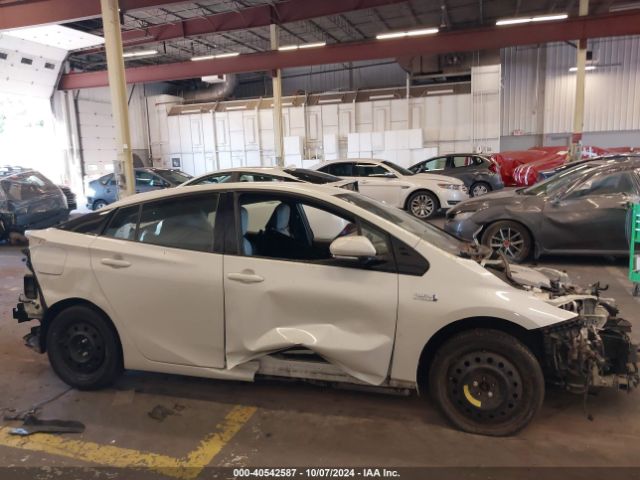 JTDKARFP3H3001488 Toyota Prius Prime Premium
