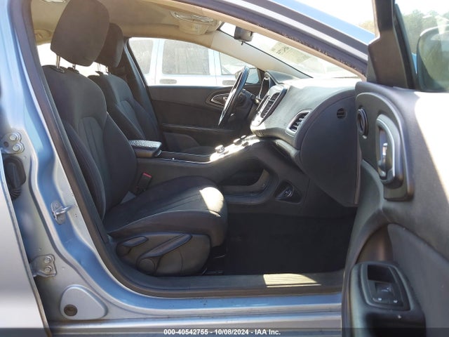 Chrysler 200 Limited 2015 1C3CCCAB4FN617424 Image 5
