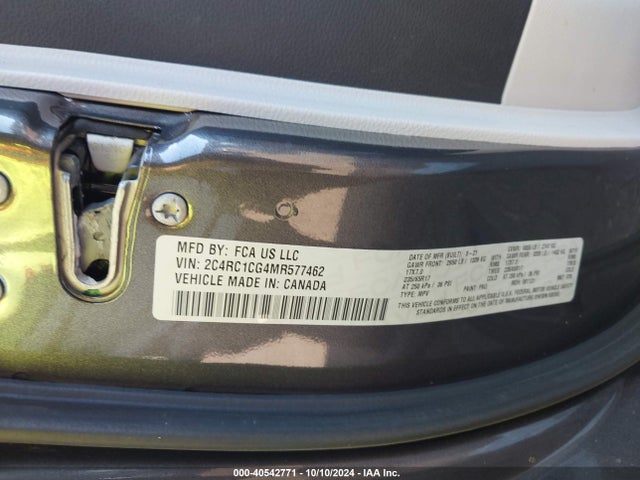 2C4RC1CG4MR577462 Chrysler Voyager Lx