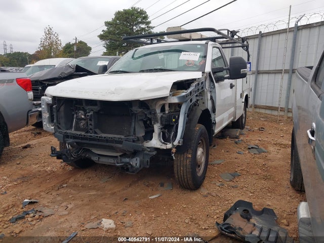 Ford F-350 Xl 2018 1FDBF3A69JEC47920 Image 2